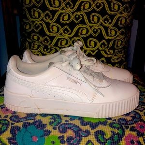 Puma trendy white sneakers (slight platform heel)